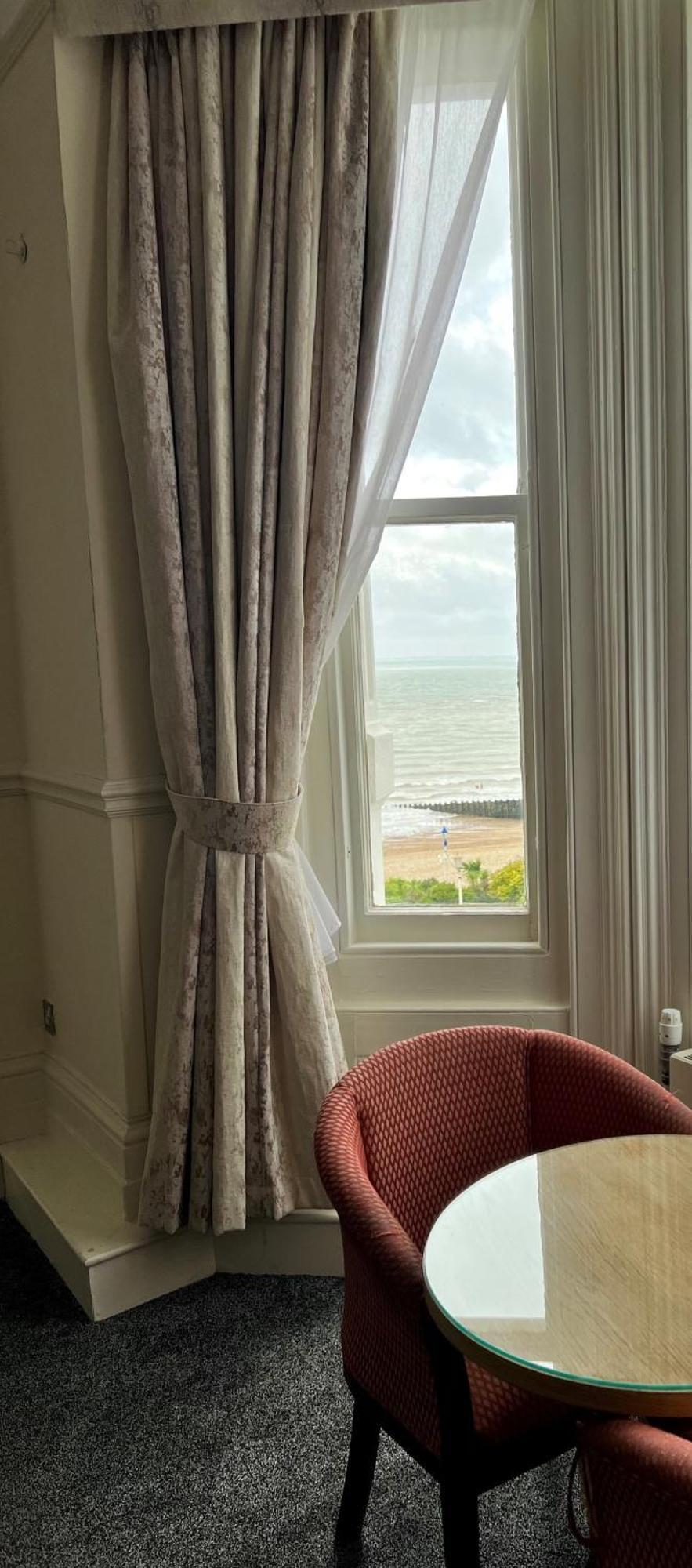 Cavendish Hotel Eastbourne Exteriör bild